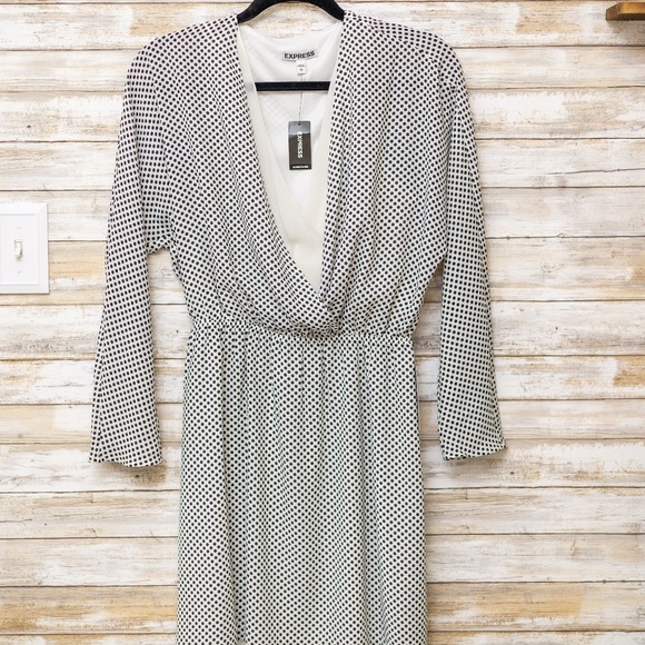 EXPRESS V-NECK LONG SLEEVE SHORT DRESS SP NWT - Picture 4 of 7